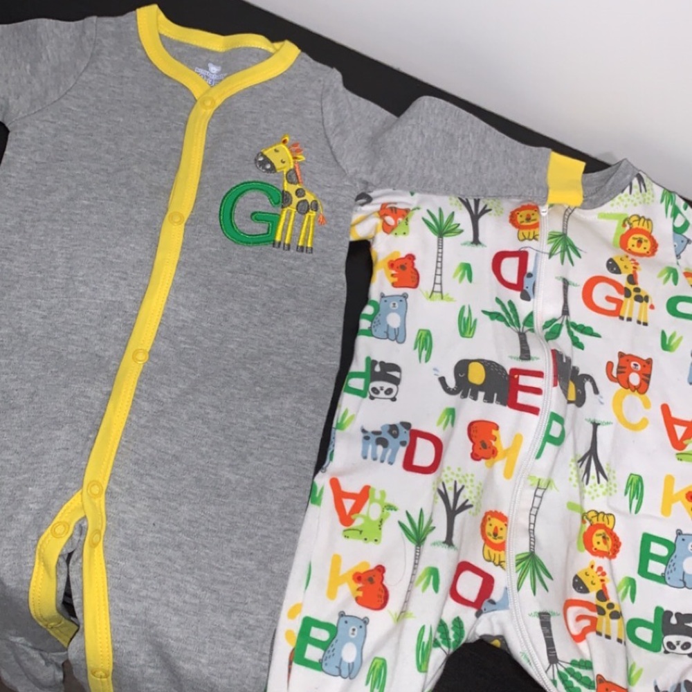 (0-3 months)Baby boy Foot PJ (2/$15)